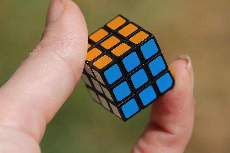Worlds Smallest Rubik`s