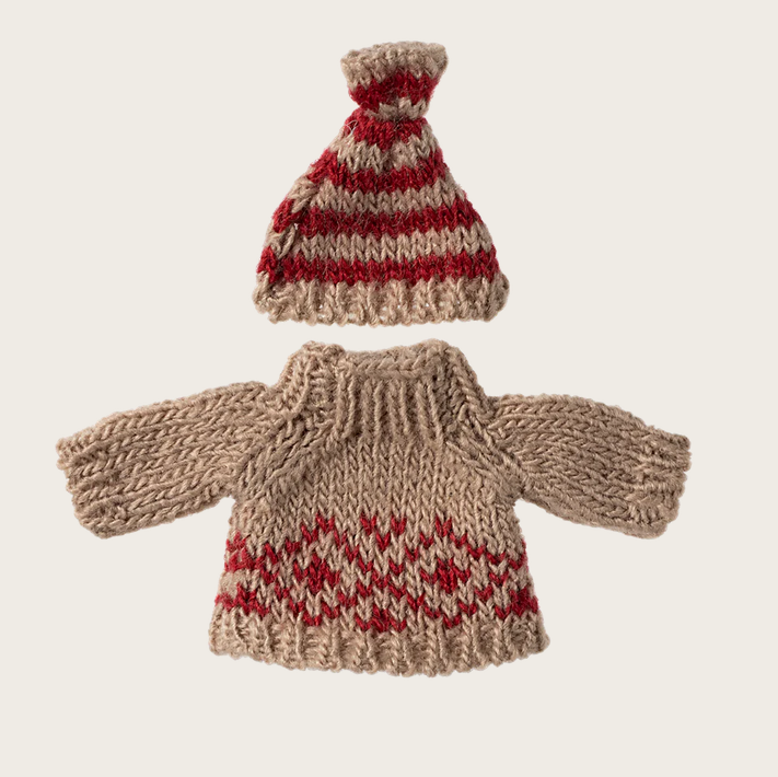 Strickpullover und Mütze Mama Maus