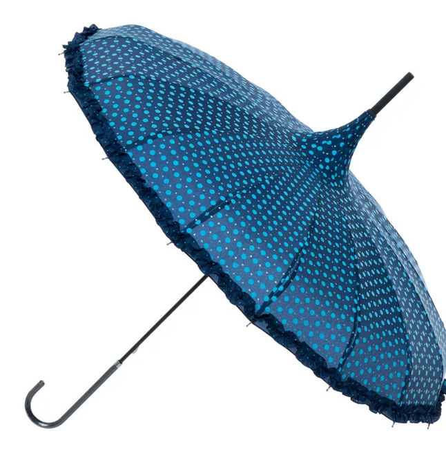 Blauer Pagodenschirm im Polka-Look