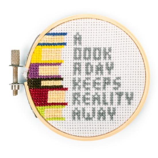 Mini kit de broderie au point de croix – Livres