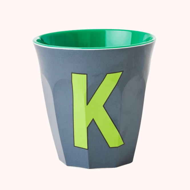 Lettre K gris fonce Tasse Melamim Medium