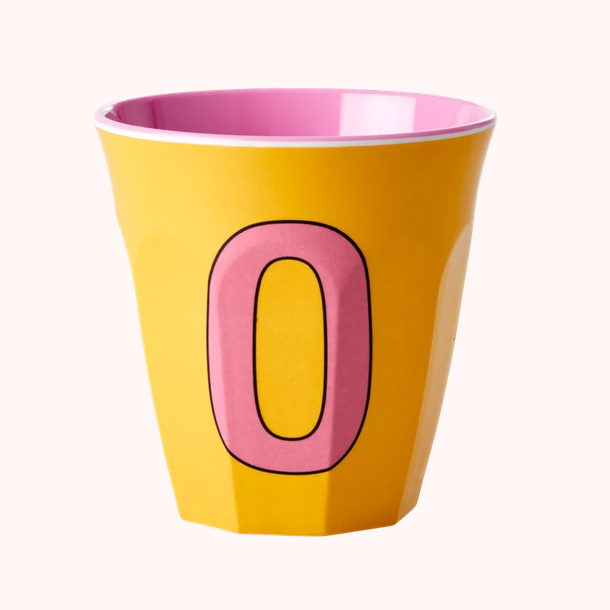 Buchstabe O Apricot Medium Melamin Becher