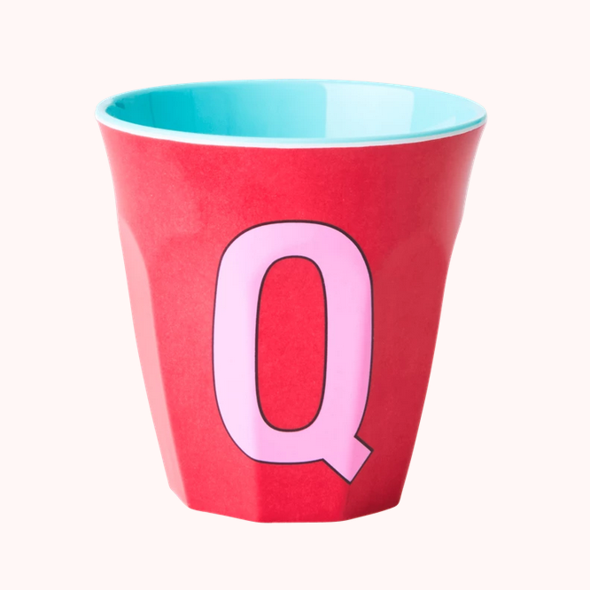 Buchstabe Q Pink Medium Melamin Becher