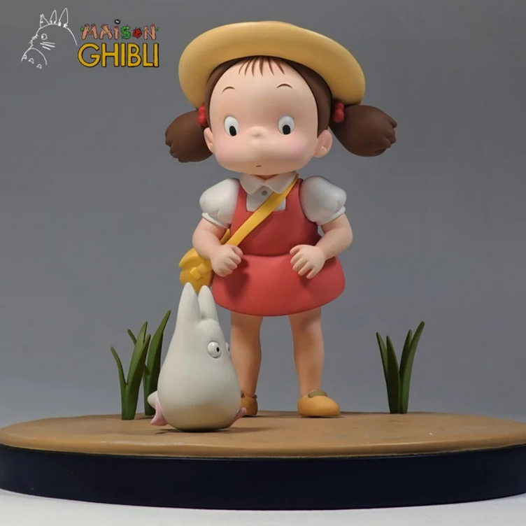 Statue Mei und kleiner Totoro